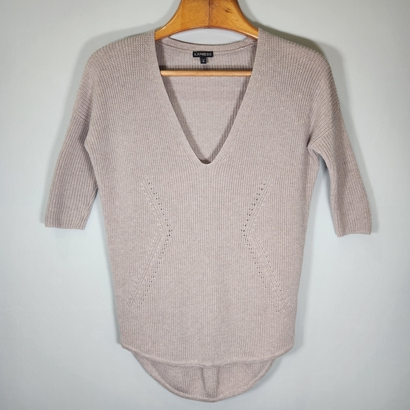 Express Sweaters - Express Women's V-Neck Sweater - Light Brown 100% Coton
